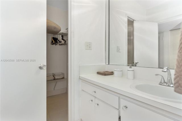 100 Lincoln Road 306, Miami Beach, FL 33139