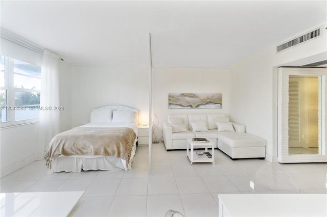 100 Lincoln Road 306, Miami Beach, FL 33139