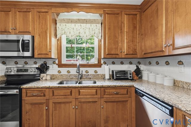 1301 Vickilee Rd, Chesterfield, VA 23236