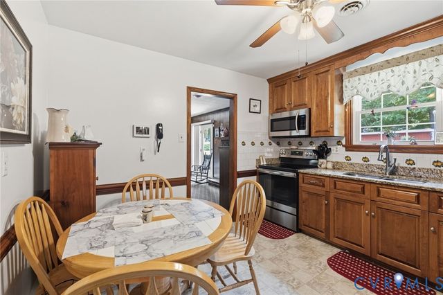 1301 Vickilee Rd, Chesterfield, VA 23236