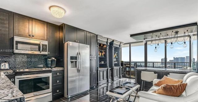 555 NE 15th St 30H, Miami, FL 33132