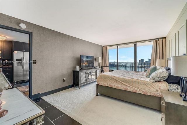 555 NE 15th St 30H, Miami, FL 33132