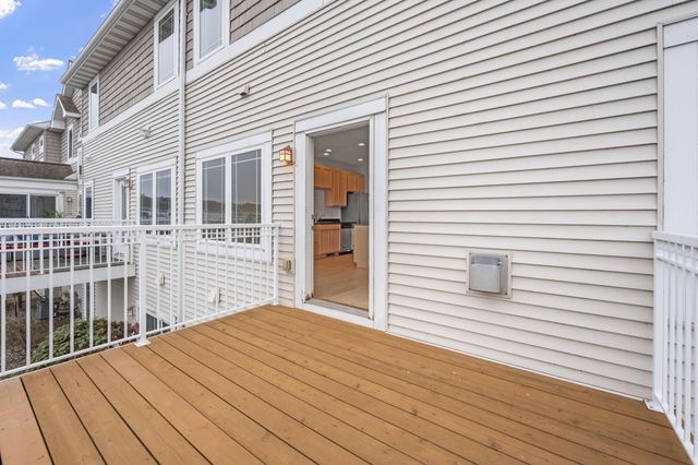 16242 50th Avenue N, Plymouth, MN 55446