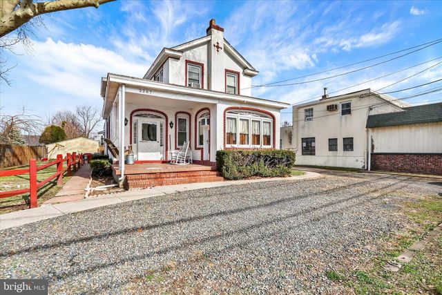 2267 E FARRAGUT AVE, Bristol, PA 19007