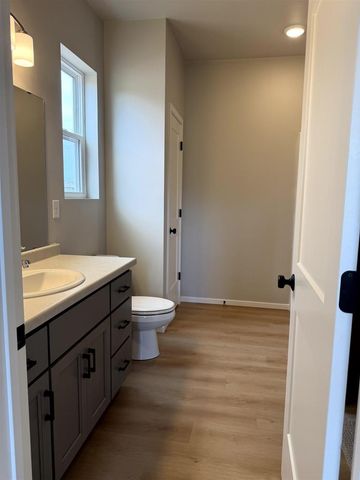 2209 GOLDEN GATE DRIVE, Appleton, WI 54913