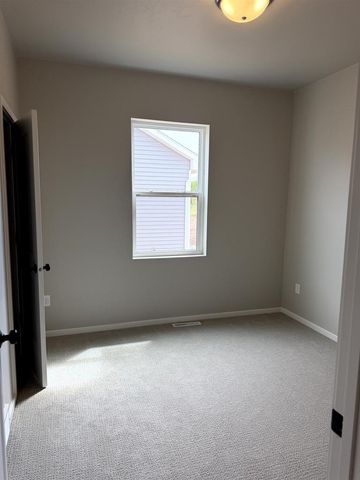 2209 GOLDEN GATE DRIVE, Appleton, WI 54913