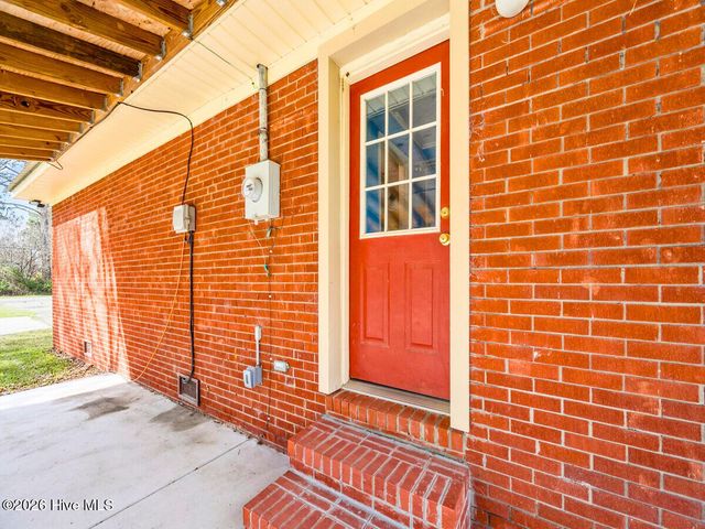 293 Old Chinquapin Road, Beulaville, NC 28518