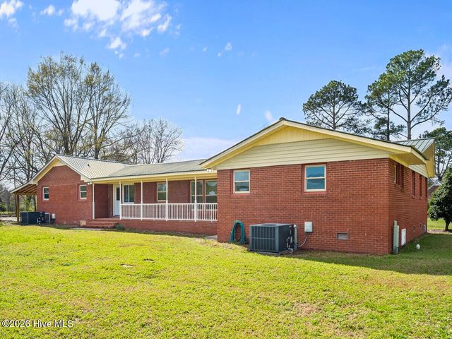 293 Old Chinquapin Road, Beulaville, NC 28518