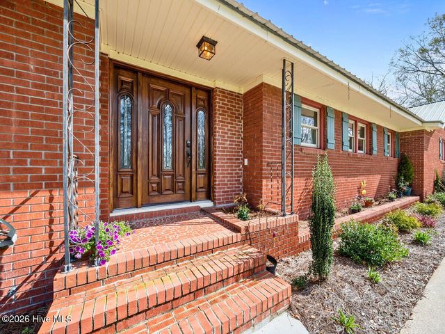 293 Old Chinquapin Road, Beulaville, NC 28518