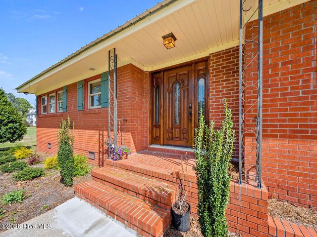 293 Old Chinquapin Road, Beulaville, NC 28518