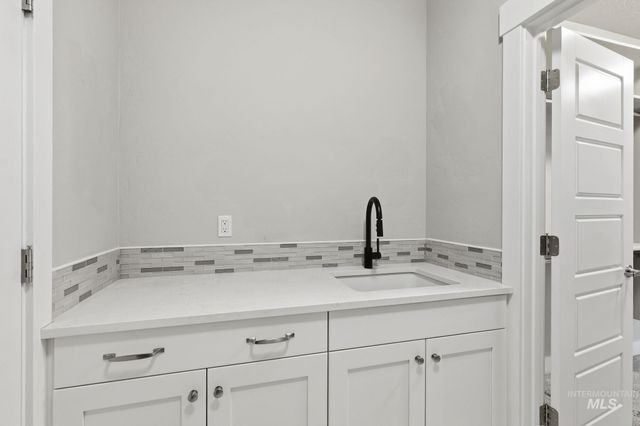2524 E Picard Dr, Meridian, ID 83646