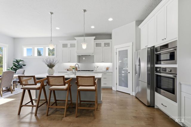 2524 E Picard Dr, Meridian, ID 83646