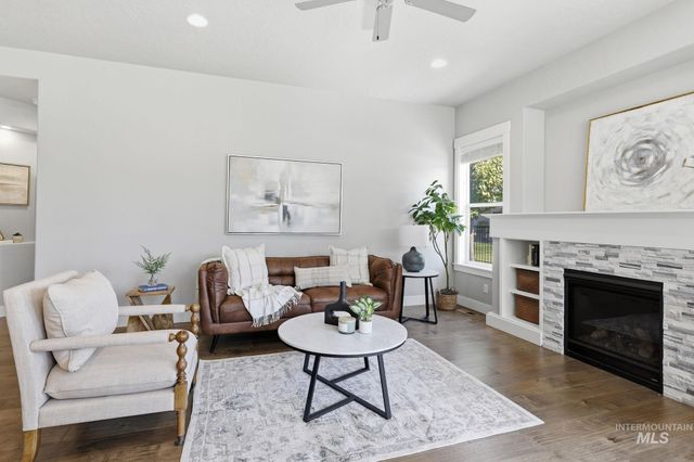 2524 E Picard Dr, Meridian, ID 83646