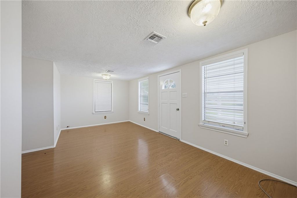 413 E Fulton St, Sinton, TX 78387 — photo 5