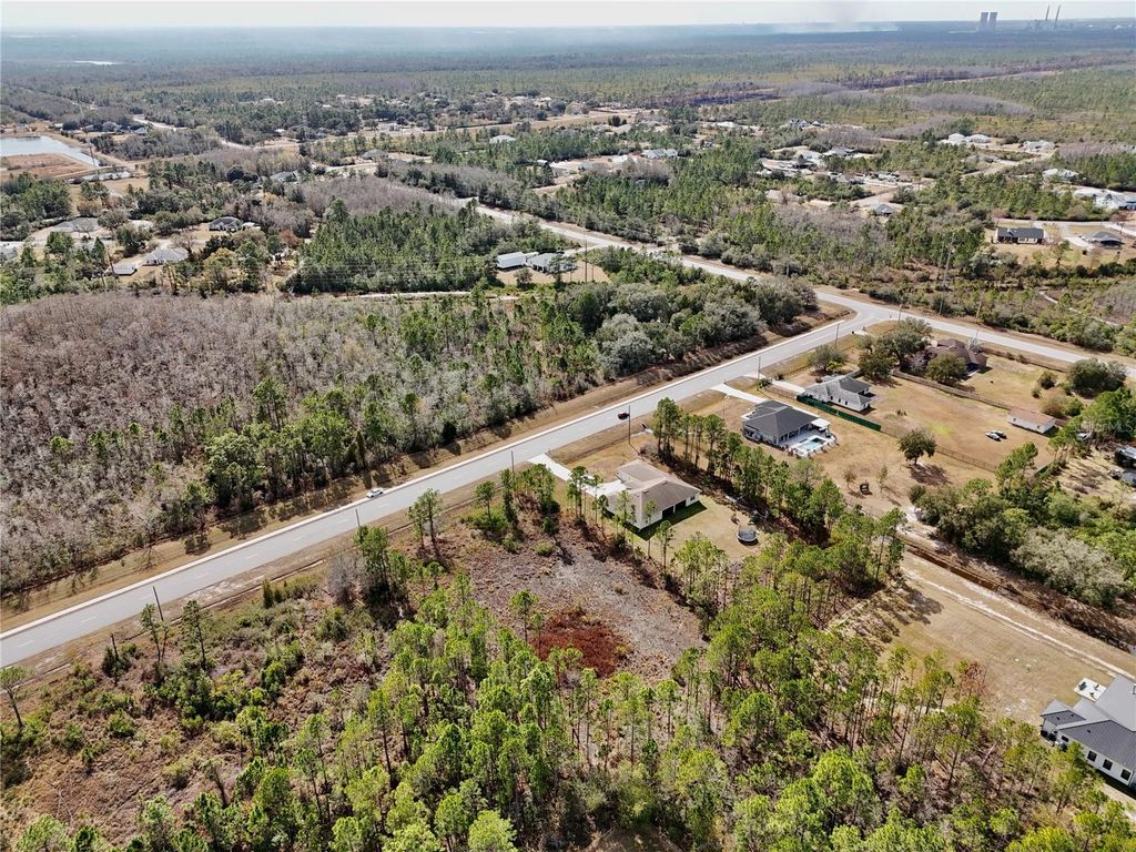 Image 13 of property listing at 19115 MEREDITH PARKWAY, Orlando, FL 32833