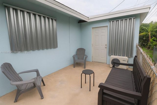 1611 NW 46th St, Tamarac, FL 33309