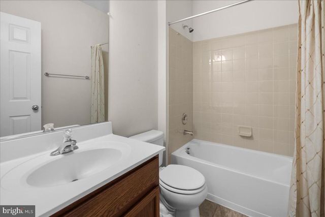 556 GARDEN GATE DR, Stephens City, VA 22655