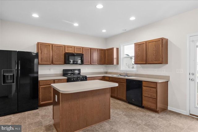 556 GARDEN GATE DR, Stephens City, VA 22655