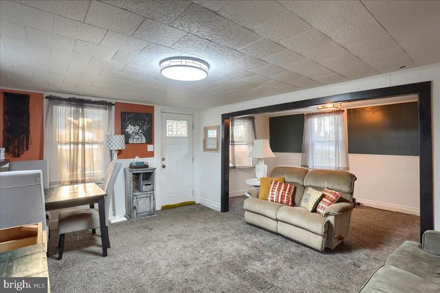 2071 GRANDVIEW RD, Hanover, PA 17331