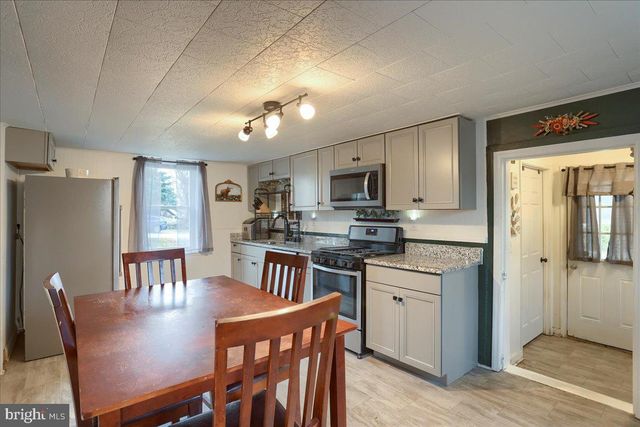 2071 GRANDVIEW RD, Hanover, PA 17331