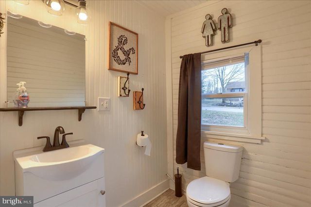2071 GRANDVIEW RD, Hanover, PA 17331