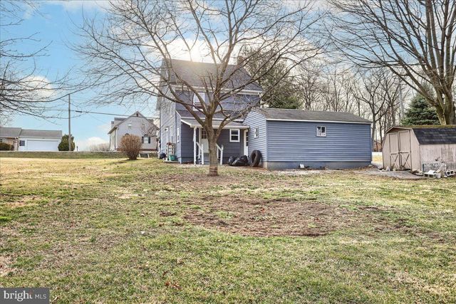 2071 GRANDVIEW RD, Hanover, PA 17331