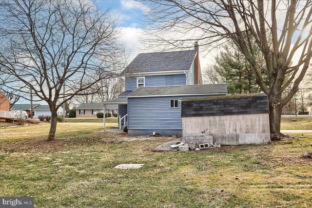 2071 GRANDVIEW RD, Hanover, PA 17331