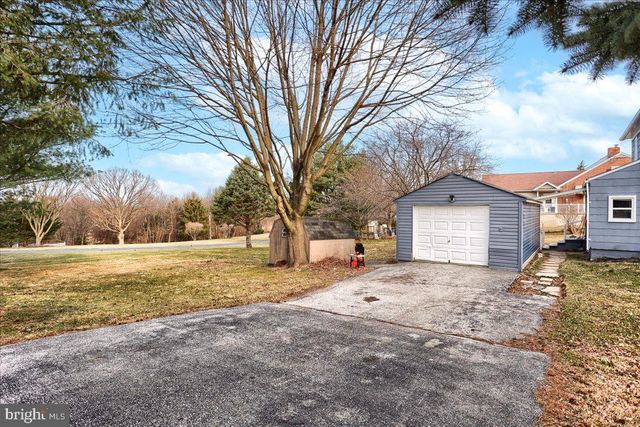 2071 GRANDVIEW RD, Hanover, PA 17331