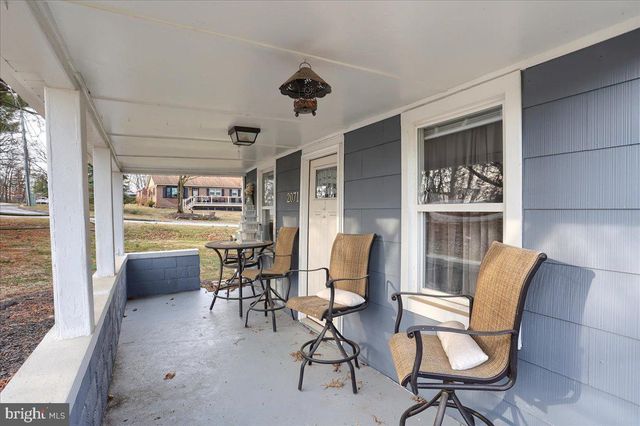 2071 GRANDVIEW RD, Hanover, PA 17331