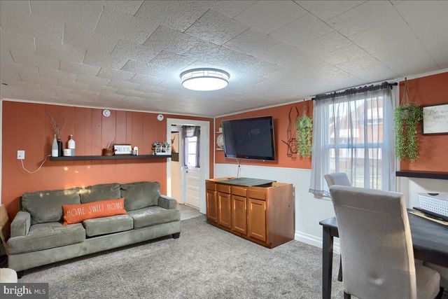 2071 GRANDVIEW RD, Hanover, PA 17331