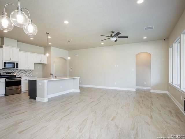 14681 Main St, Lytle, TX 78052