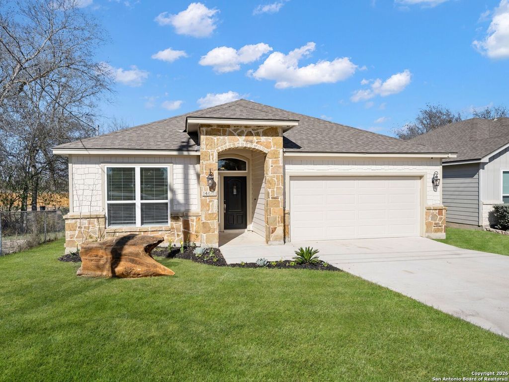 14681 Main St, Lytle, TX 78052