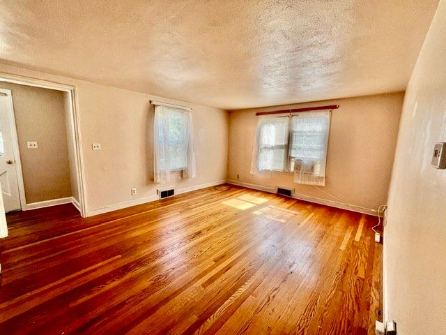 28 Superior Ave, Springfield, MA 01151