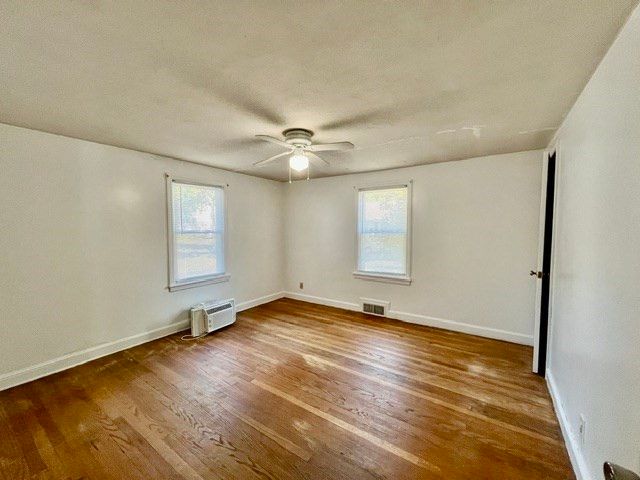28 Superior Ave, Springfield, MA 01151