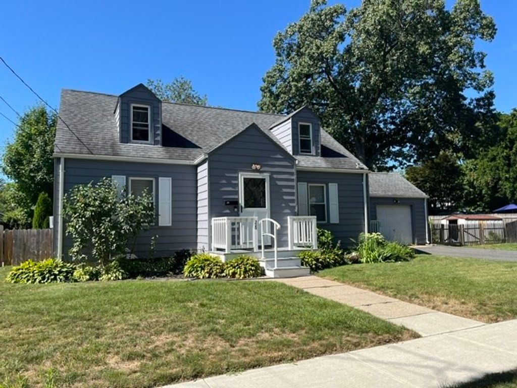 28 Superior Ave, Springfield, MA 01151