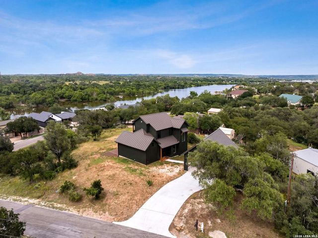446 El Coronado Ave, Buchanan Dam, TX 78609