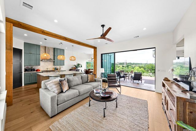 446 El Coronado Ave, Buchanan Dam, TX 78609