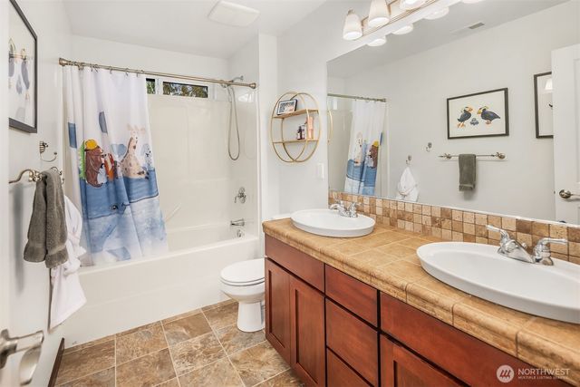 1414 Lake Roesiger Drive, Snohomish, WA 98290