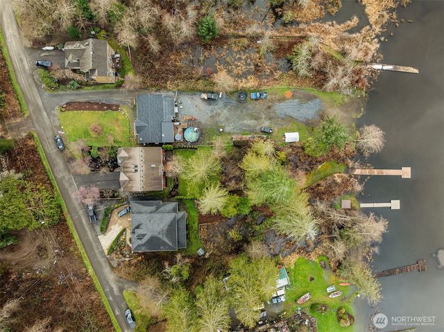 1414 Lake Roesiger Drive, Snohomish, WA 98290