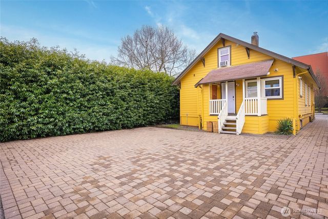 370 Park Avenue N, Renton, WA 98057