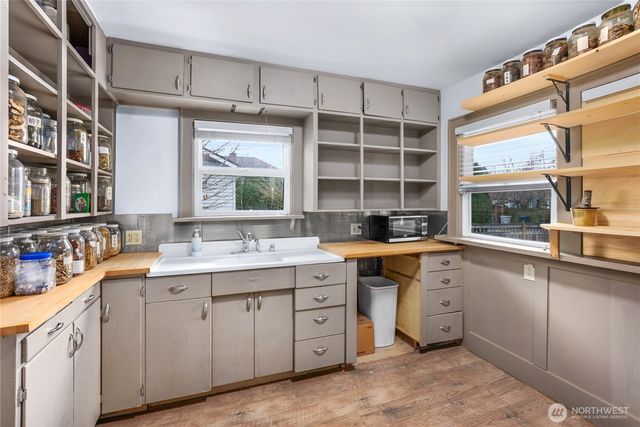 370 Park Avenue N, Renton, WA 98057