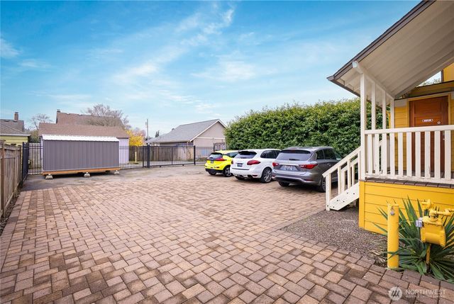 370 Park Avenue N, Renton, WA 98057