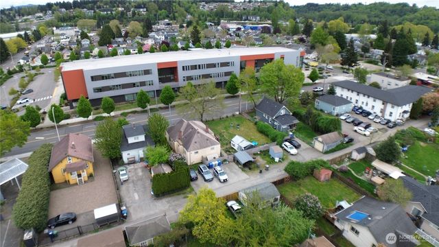 370 Park Avenue N, Renton, WA 98057