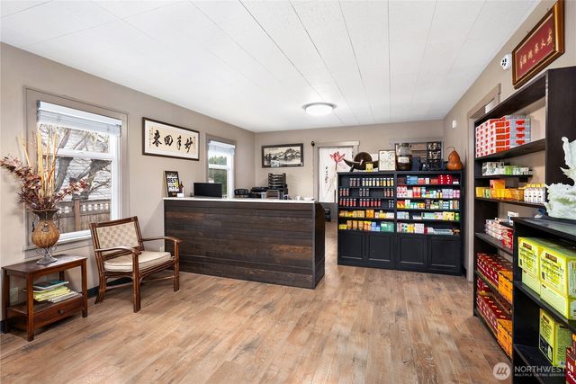 370 Park Avenue N, Renton, WA 98057