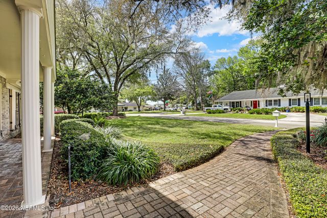 8691 SAN SERVERA Drive W, Jacksonville, FL 32217