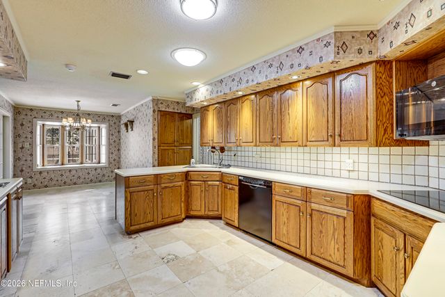 8691 SAN SERVERA Drive W, Jacksonville, FL 32217