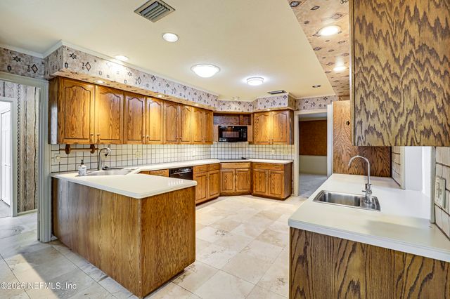 8691 SAN SERVERA Drive W, Jacksonville, FL 32217