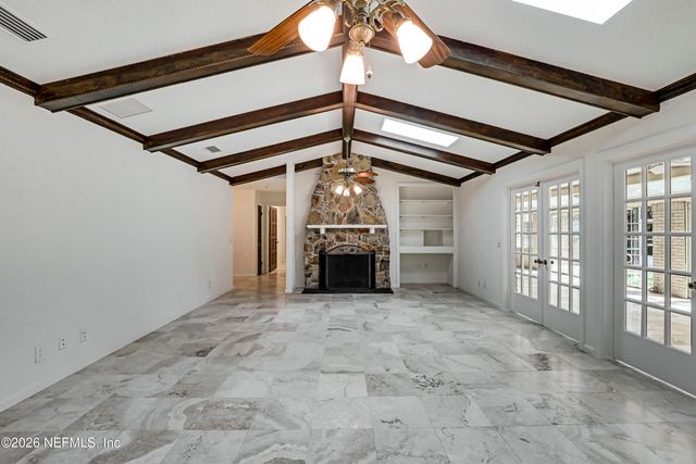 8691 SAN SERVERA Drive W, Jacksonville, FL 32217