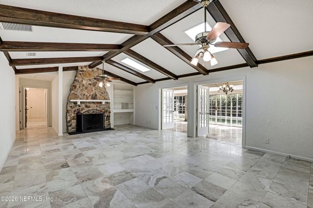 8691 SAN SERVERA Drive W, Jacksonville, FL 32217