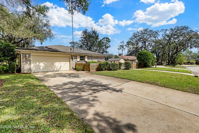 8691 SAN SERVERA Drive W, Jacksonville, FL 32217